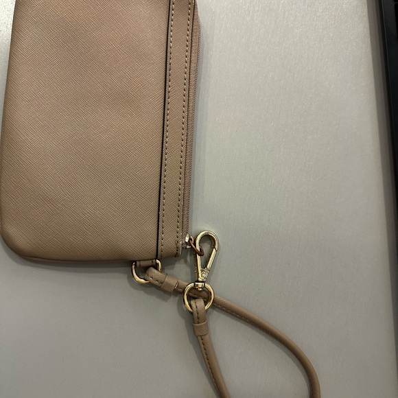 Calvin Klein Women's Large Zip Wristlet is a travel-ready wristlet - Picture 3 of 4